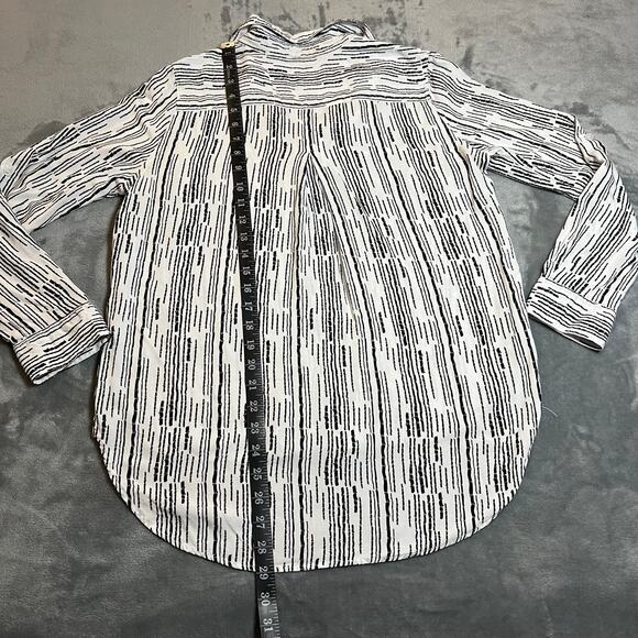 Velvet Heart Black and White Button Down Shirt - Picture 11 of 11